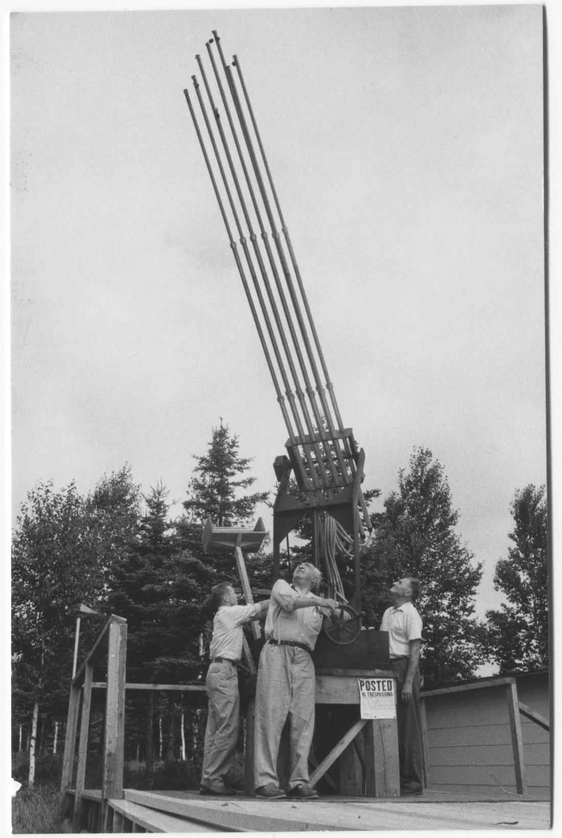 Wilhelm Reich operating a cloudbuster in Rangeley, Maine